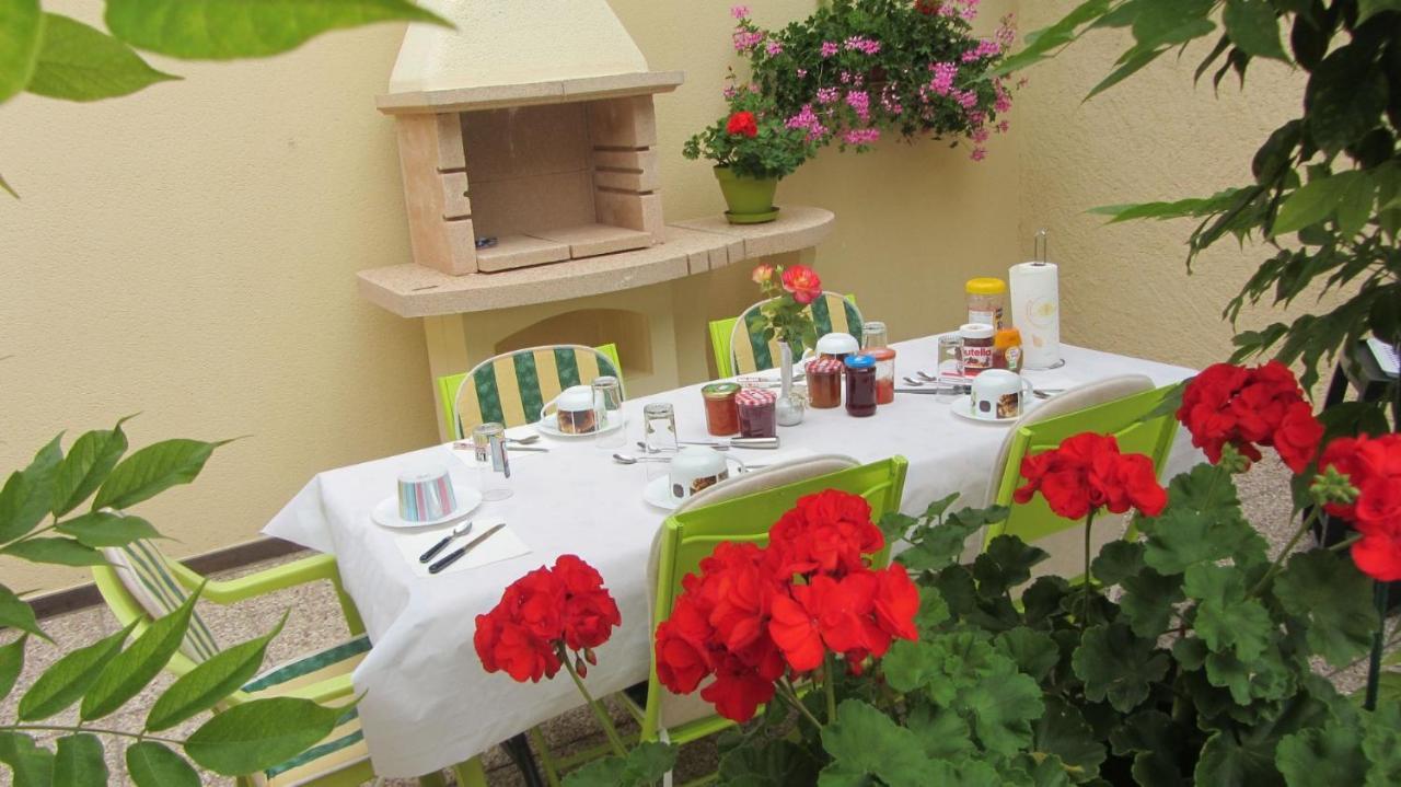 Les Glycines Bed and Breakfast Choloy Εξωτερικό φωτογραφία