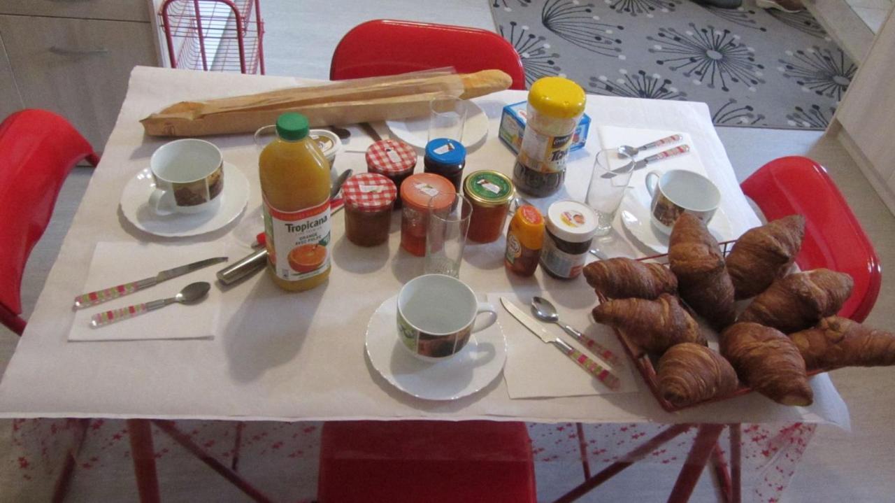 Les Glycines Bed and Breakfast Choloy Εξωτερικό φωτογραφία
