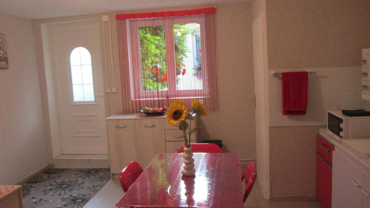 Les Glycines Bed and Breakfast Choloy Εξωτερικό φωτογραφία